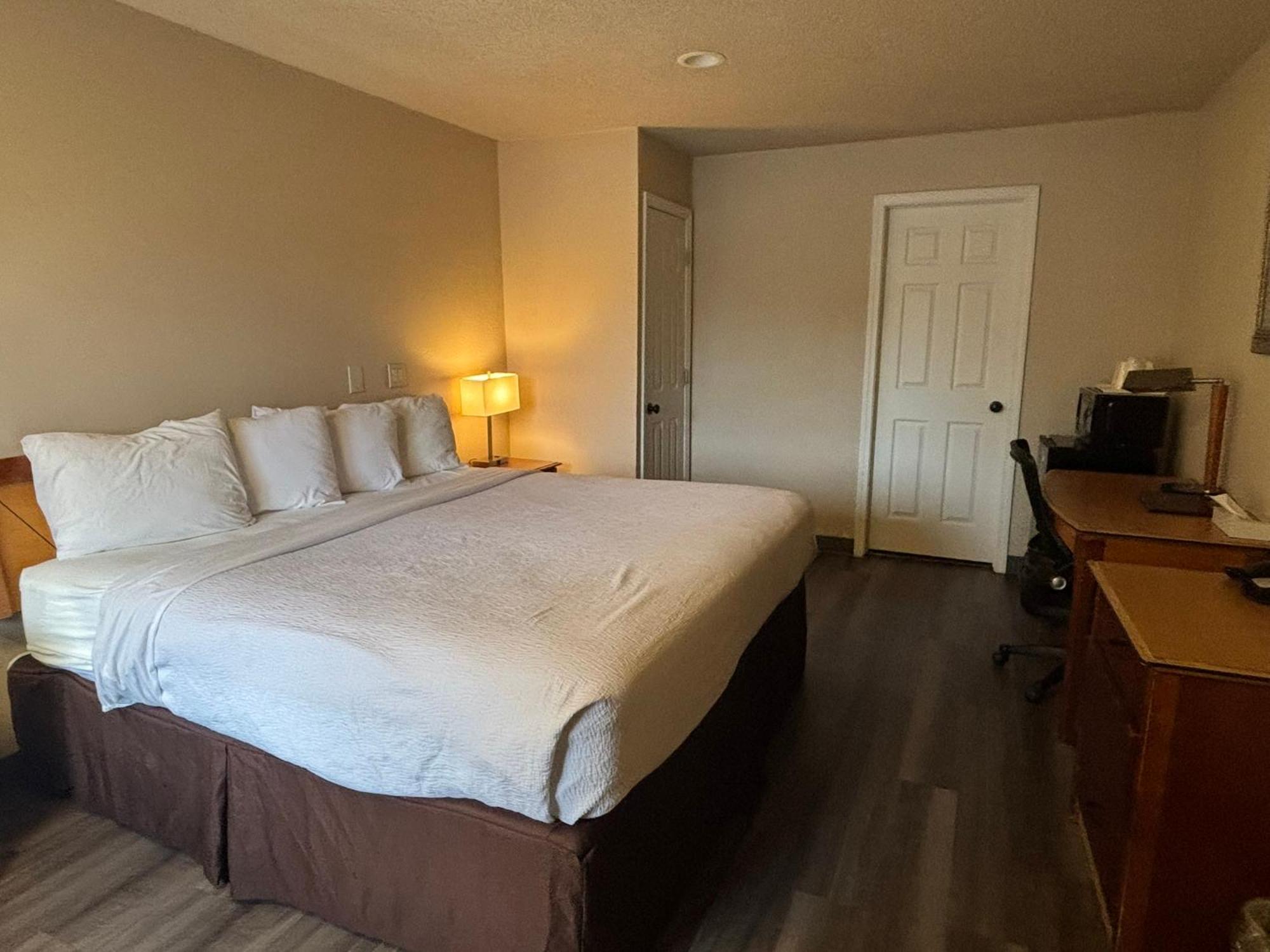Skyway Inn - Seatac Bagian luar foto